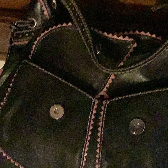 Isabella Fiore Black and Pink Shoulder Bag with Embroidery - Picture 11 of 16